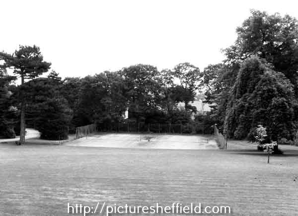 Tennis courts and gardens, Crewe Hall of Residence, University of Sheffield, Clarkehouse Road 