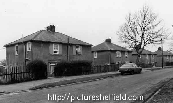 Council housing, upper Manor Estate, unidentified road.