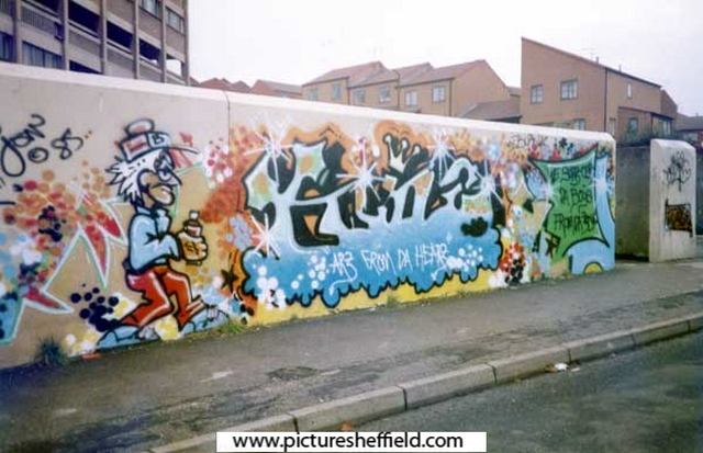 Unidentified street art mural in Kelvin area