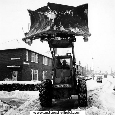 Snow plough at Laverdene Road / Close