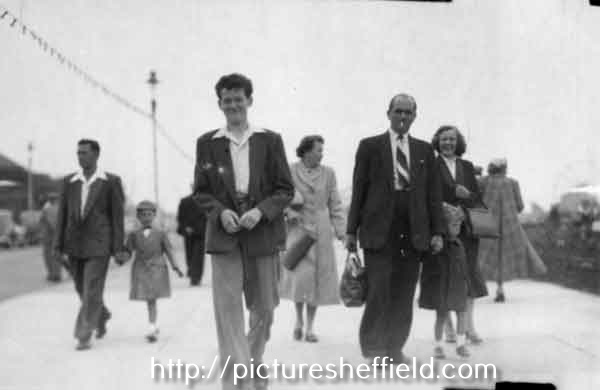 Clayton family at Cleethorpes showing George Garry Clayton, George Clayton, Ron Clayton and Dora Clayton