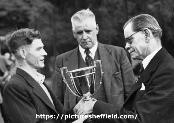 John Henry Bingham, Lord Mayor of Sheffield, 1954-1955: Telegraph Men's Bowls Final, Millhouses Park