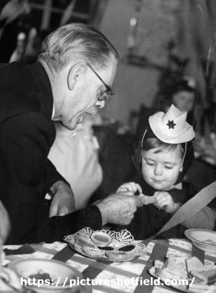 John Henry Bingham, Lord Mayor of Sheffield, 1954-1955: Carbrook Day Nursery, off Manningham Road, Carbrook, Christmas party