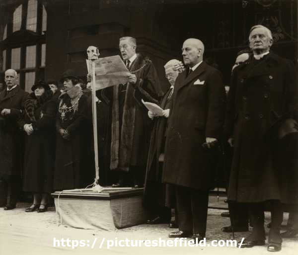 Proclamation of [accession of] King Edward VIII by Alderman Frank Thraves (d. 1952), J.P., Lord Mayor of Sheffield, 1935 -1936 outside Town Hall, Pinstone Street