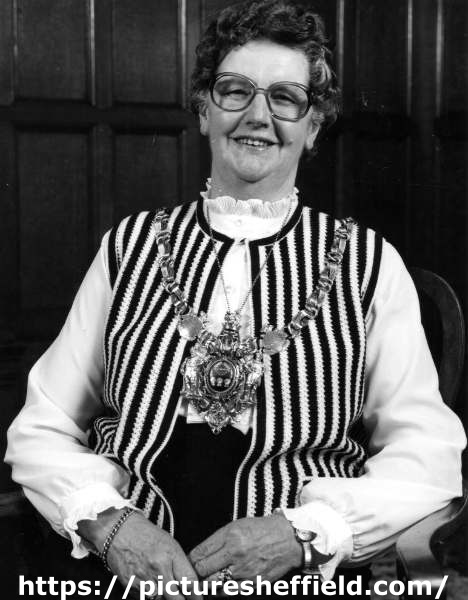 Lord Mayor, Councillor Dorothy Walton JP 