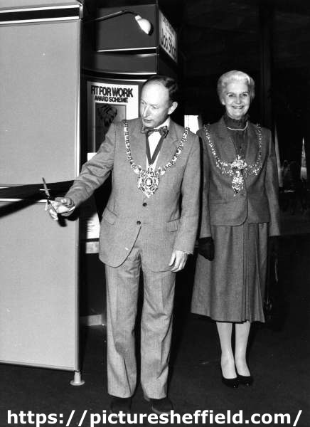 Councillor Dr. Peter Morgan Newton Jones, Lord Mayor and Mrs Kathleen Jones, JP., Lady Mayoress [at the opening of the Anvil Cinema]
