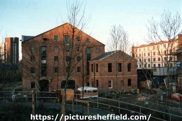 Renovation of the Canal Basin showing (left and centre) Terminal Warehouse and (right) Straddle Warehouse