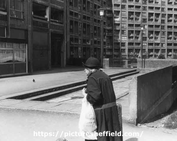 Saturday shopping, Park Hill Flats