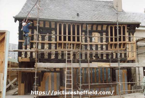 Renovation work, Old Queens Head public house (formerly Hall in the Ponds), No. 40 Pond Hill