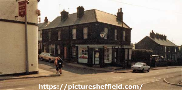 Fox Hill Road at the junction with (left) Trafalgar Road showing (left) The Pheasant Inn, No. 30 Trafalgar Road