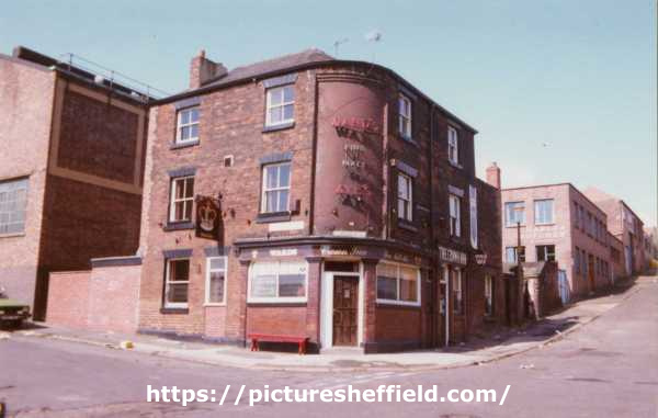 Crown Inn, Nos. 87 - 89 Forncett Street at the junction with (right) Harleston Street