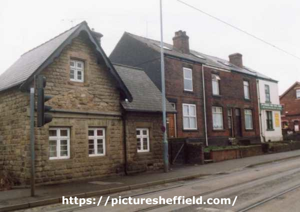 Old Toll Bar House, No. 329 Langsett Road showing (far right) the Hillsborough Family Dental Centre, No. 1 Victor Street