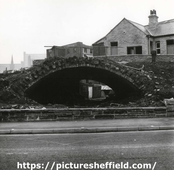 Former Merchants Crescent Coal Offices and new arch being constructed during the renovation of the Canal Basin, Exchange Street
