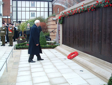 Mr R. Hardy, president of the Great Central Railway Soc., laying a wreath at the Great Central Railway war memorial rededication, Royal Victoria Hotel 