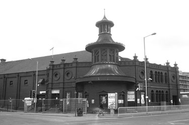 Former Lansdowne Picture Palace, junction of London Road and Boston Street, Opened 1914. Canopy fitted 1937. Closed as a cinema 12 December 1940. In 1947 became a temporary Marks and Spencer. Known as Mecca, Locarno, Tiffany's and Palais