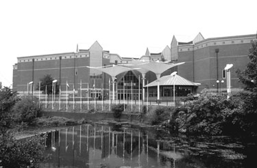 Warner Village Cinema and The Oasis Entrance, Meadowhall Shopping Centre looking across Hadfields Weir, River Don from Meadowhall Road