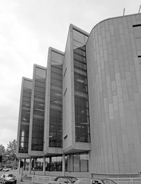 Information Commons Building, University of Sheffield from Brook Hill roundabout