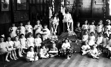 May Queen and attendants, Intake Infant School