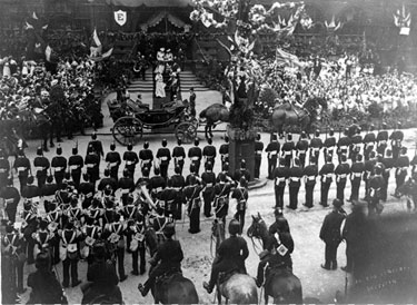 Royal visit of King Edward VII and Queen Alexandra, leaving the Town Hall