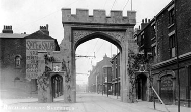 Decorative arch, West Street, for the royal visit of King Edward VII and Queen Alexandra. Premises belonging to Ward and Payne, tool manufacturers, right (Nos. 112 and 114)