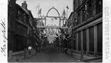 Royal visit of Prince and Princess of Wales (Edward and Alexandra). Decorative arch on Fargate