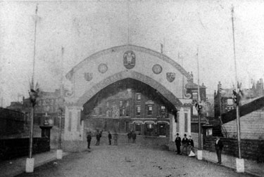 Decorative arch for the royal visit of Prince and Princess of Wales, Victoria Station Road looking towards Exchange Street