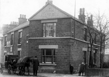 Union Hotel, No. 1, Union Road, Nether Edge, showing the cab rank at the top of Machon Bank Road