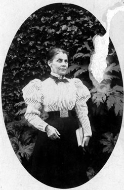 Unidentified Miss Parkin 1880-1900, exact identity unknown