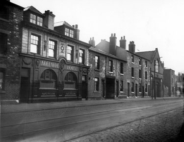 Mowbray Street, each side of Adelaide Hotel and Robert Huntley, steel merchants (built 1889)