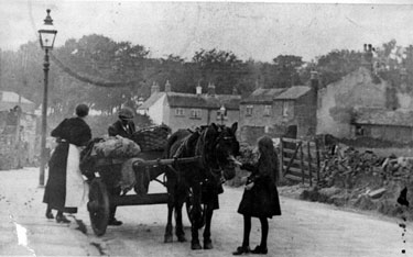 Manchester Road looking towards cottages on Tapton Hill Road known as Dalton Cottages