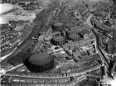 Aerial view - Neepsend Lane and Park Wood Road showing Sheffield Gas Company, L.N.E.R. Railway and River Don