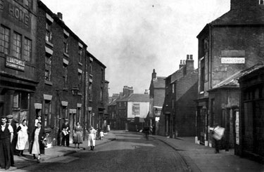 Allen Street, properties include No. 54 Daitshell, cabinet makers and the Milton's Head Inn in background, entrance to Court No 7, right