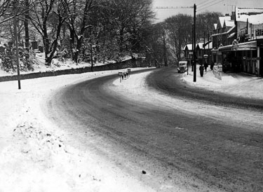 Temporary Island, Ecclesall Road South near Dunkeld Road, Ecclesall Service Station, right, Prince of Wales public house in distance
