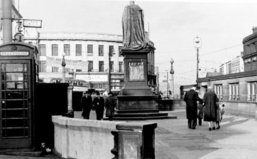 Fitzalan Square looking towards High Street, rear of King Edward VII Statue