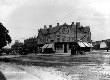 Tram No. 176, Ecclesall Road at Hunter's Bar, No 669, Sheffield Banking Co. on corner, Points Boys Shelter, right