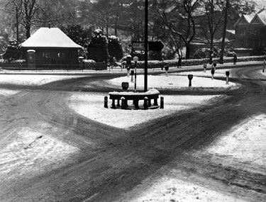 Roundabout, Hunter's Bar, Ecclesall Road, showing the old horse trough. Entrance to Endcliffe Park, centre