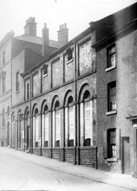 Newhall Street, at bottom of Snig Hill, looking towards Pack Horse Hotel, in which boxing took place at a large room at the back