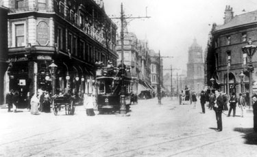 Moorhead looking towards Pinstone Street, 1900-1905, T. and G. Roberts, drapers, left, Nelson Hotel, right