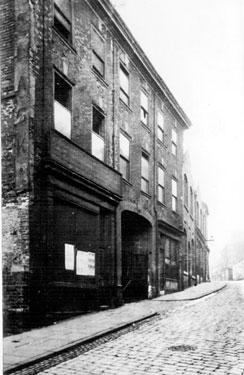 Part of Scotland Street between Courts 5 and 7 formerly the site of The Debtors Gaol (left), then the premises of Robert Slack, Sweet Merchant