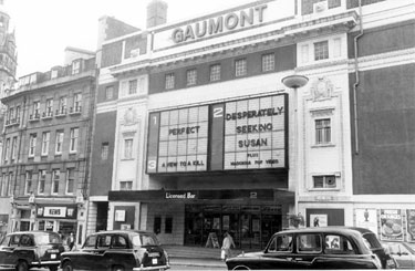 Gaumont Cinema, Barker's Pool, prior to closing. Formerly The Regent. Designed by W.E. Trent. Opened 26th December, 1927. Became the Gaumont in 1946 and was twinned by Rank in 1969 and tripled in 1979. Closed 7th November 1985. Town Hall Chambers, on