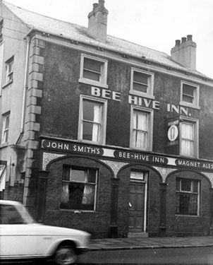 Bee-hive Inn (licensee David Michael Beckett), No. 115 Langsett Road just before it closed