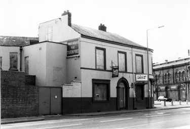 The Turnpike public house (formerly Golden Ball public house), No. 838 Attercliffe Road and Attercliffe Baths, Leeds Road (extreme right) 