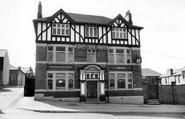 Old Bradley Well public house, No. 150 Main Road, Darnall showing the junction with Fisher Lane