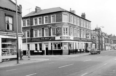Amberley Hotel, No. 221 Attercliffe Common at the junction of Amberley Street looking towards Filesmiths Arms