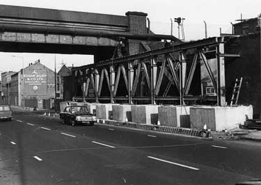 Strengthening girders being built, West Tinsley Railway Bridge (built 1900), Sheffield Road, Tinsley looking towards Edgar Allens Co. Ltd., steel makers and engineers