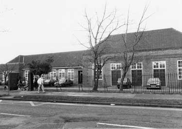 Hatfield First and Middle School, Hatfield House Lane 