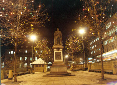 Christmas lights around Edward VII Statue, Fitzalan Square