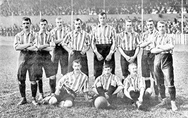 Sheffield United F.C. 1902 with goalkeeper, (Fatty) Foulke back row, 5th from left