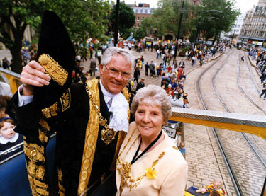 Lord and Lady Mayoress, Councillor Frank and Freda White, Lord Mayor's Parade passing Church Street