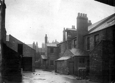 Rear of property on London Road between Oak Street and Well Road
